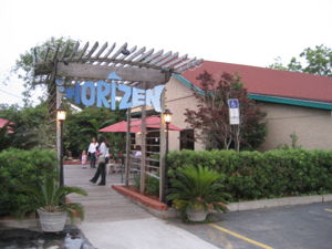 Entrance and deck at Horizen